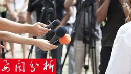 特朗普觊觎加拿大和法国领土，马克龙与加拿大总理宣布将加强双边关系